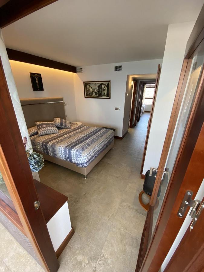 Exclusive Beachfront Apartment Torremolinos - Pool - Paddle - Tenis - Wifi - Central Aircon Екстер'єр фото